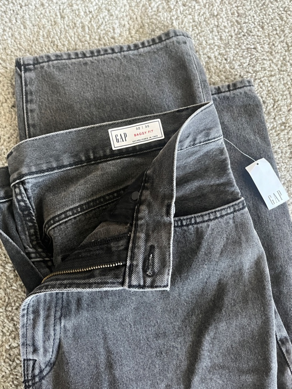 GAP Baggy Fit Jeans in Faded Black/Gray W32 L30